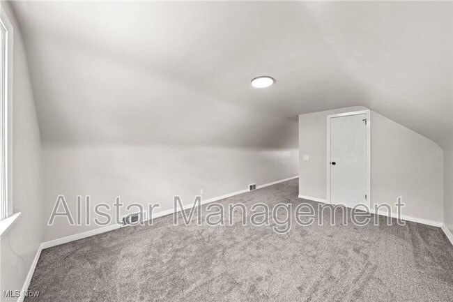 Building Photo - 1619 Struble Ave NE