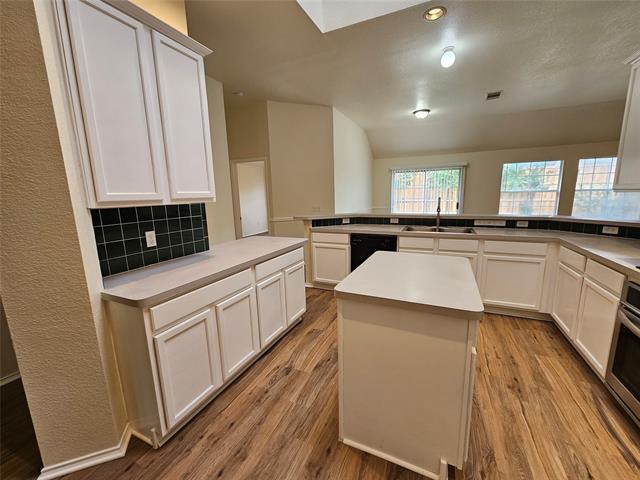 Building Photo - 4320 Palmdale Dr