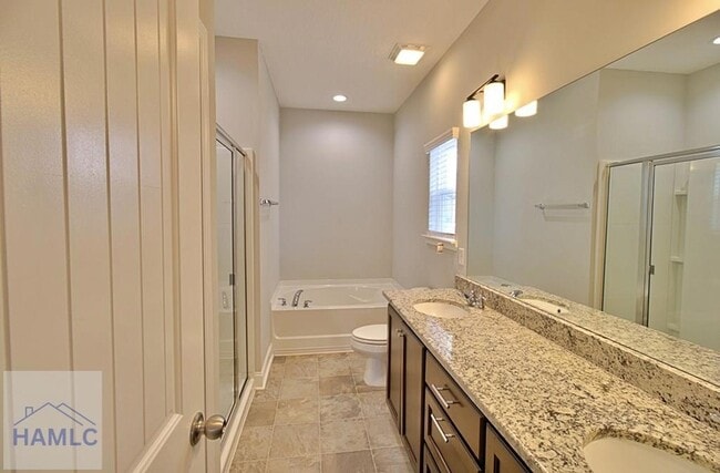 Building Photo - 546 Fairview Cir