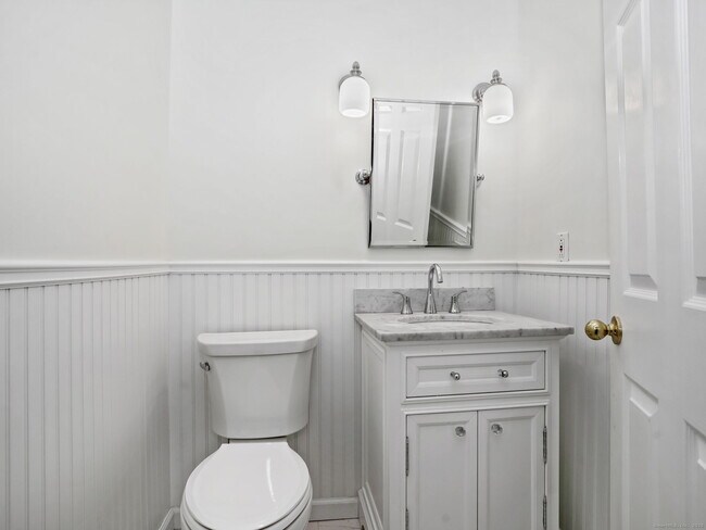 Building Photo - 51 Forest Ave