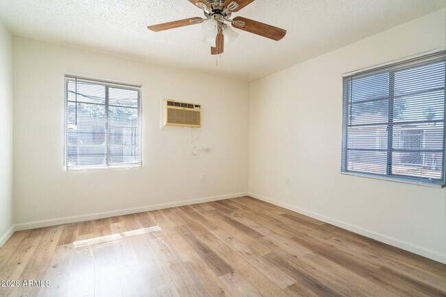 Building Photo - 1134 S Roosevelt St