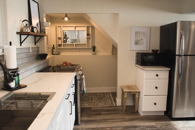 Building Photo - 7640 S Kit Carson Dr