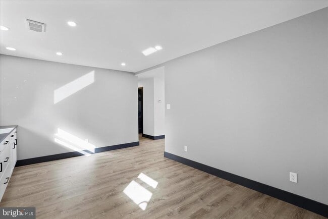 Building Photo - 140 Williamson Ave