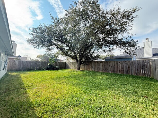 Building Photo - 6035 Settlers Village Dr