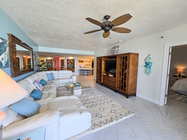 Building Photo - Paradise Found! 13th Floor Condo 3/2