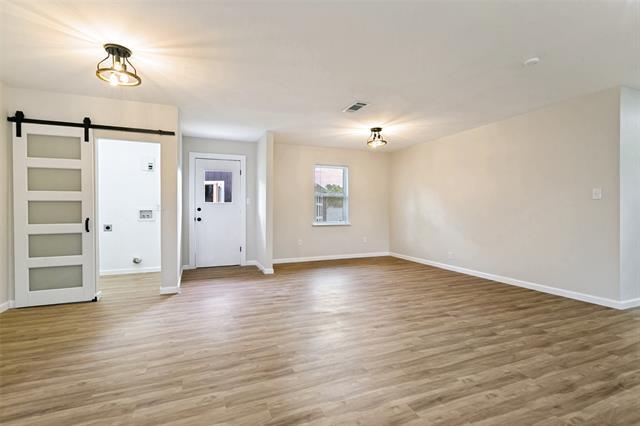 Building Photo - 904 Bryan Dr