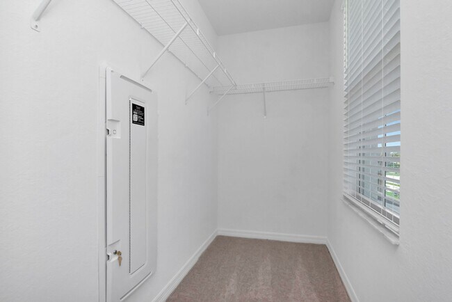 Building Photo - Brand-New 3BR/2.5BA Townhome in Lakewood Ranch — Internet, Trash, & Lawn Care Included