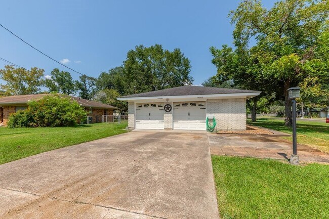 Building Photo - 1212 Irving St