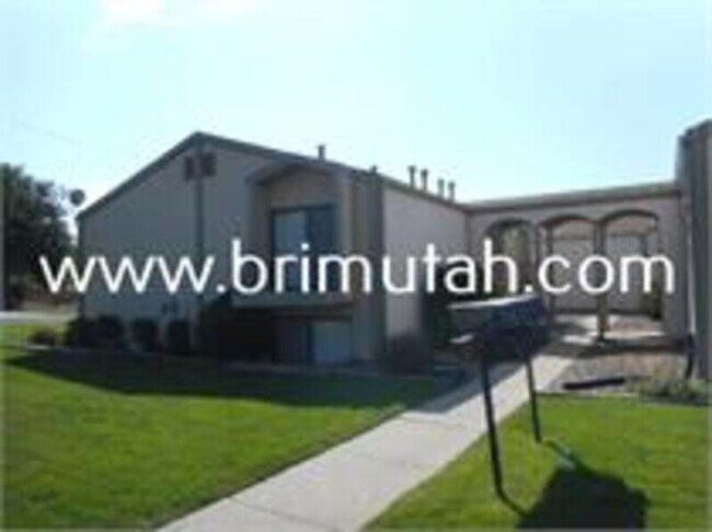 Primary Photo - 290 100 E