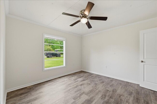 Building Photo - 526 Ochlahatchee Dr