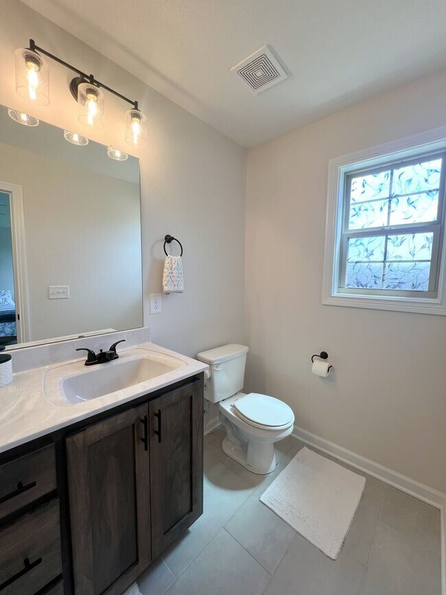 Building Photo - Charming Ranch-Style Home on a Large Corne...