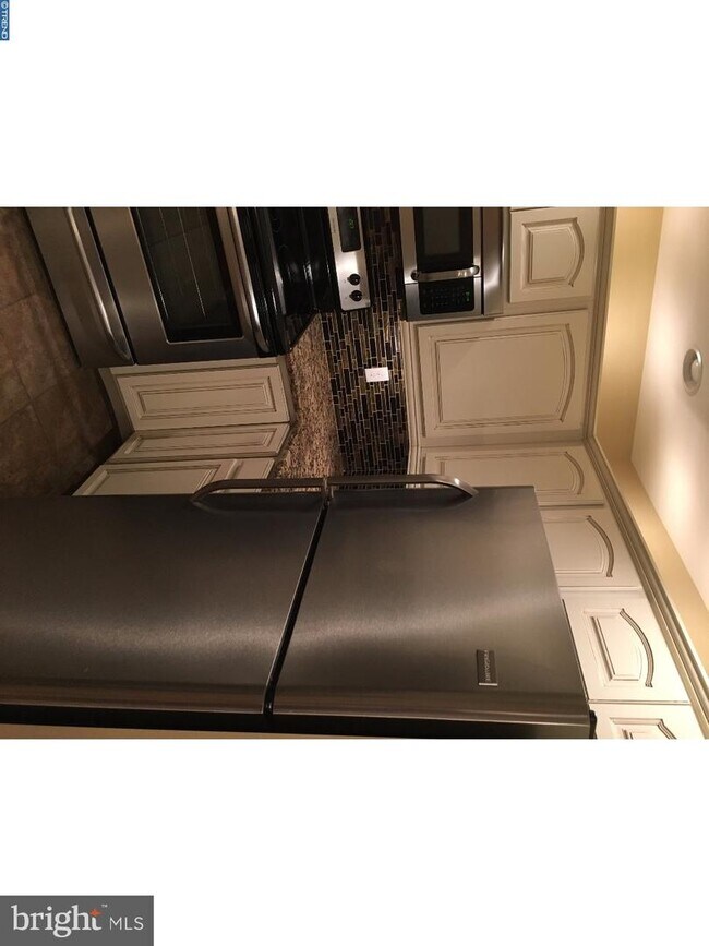 Building Photo - 16 Belmont Ave