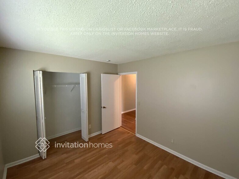 Building Photo - 5233 Rosen Blvd