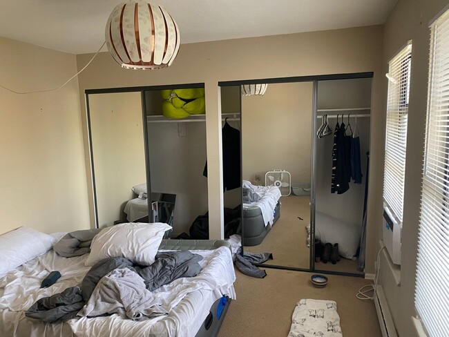 Building Photo - 2 Bed Plus Office 1.5 Bath Two Floor Condo In Ideal Central Boulder Location!