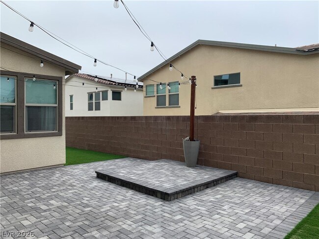 Building Photo - 537 Ruby Mesa Ave