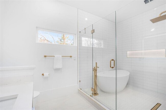 Building Photo - 507 Karen Ln