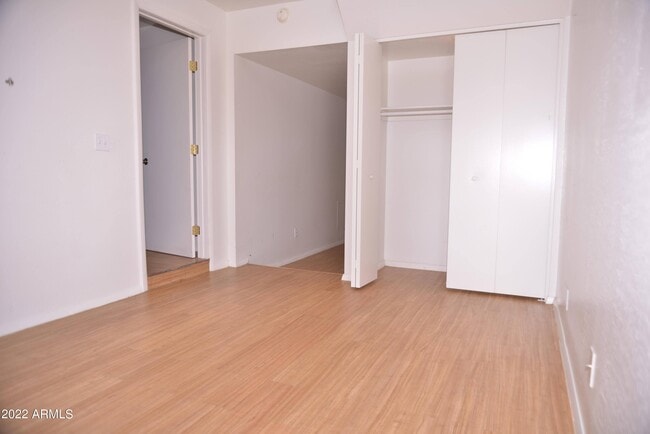 Building Photo - 5650 N 10th St