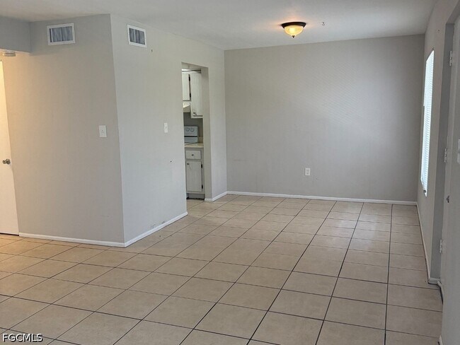 Building Photo - 1830 Maravilla Ave