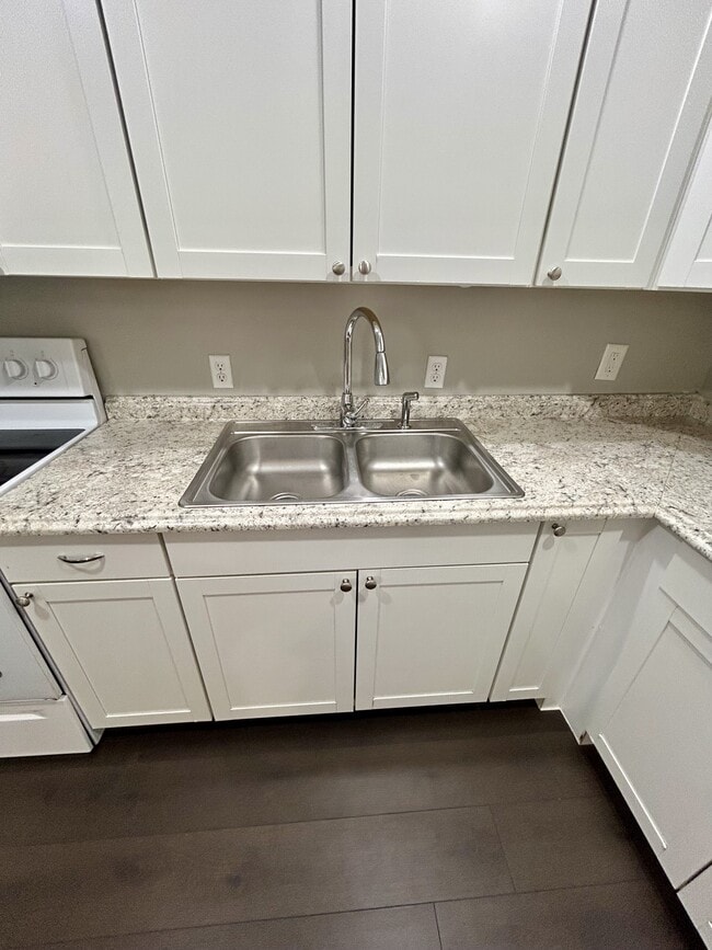 Building Photo - 6724 Zircon Dr
