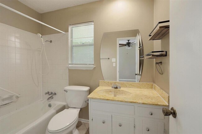 Building Photo - 9620 Chukar Cir