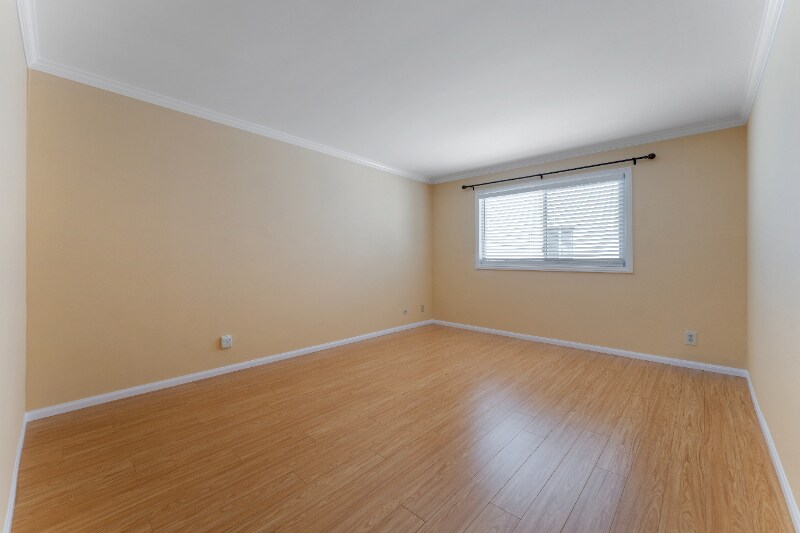 Building Photo - 5414 Newcastle Ave