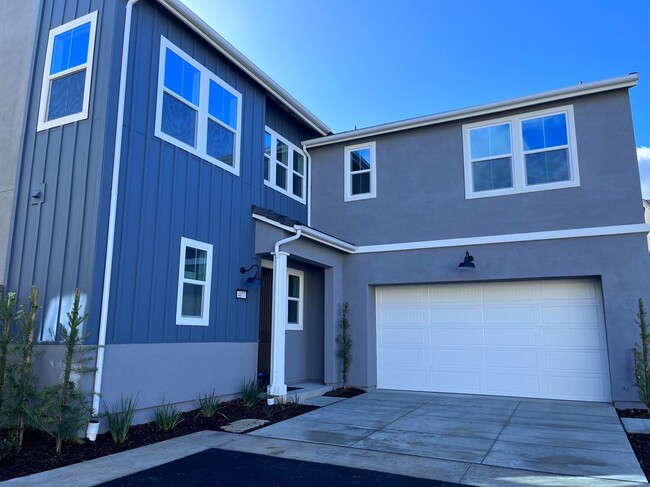 Building Photo - 4077 Pomelo Dr