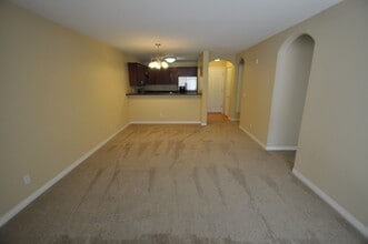 Building Photo - 2 Bedroom 2 Bath Condo with Pool and Priva...