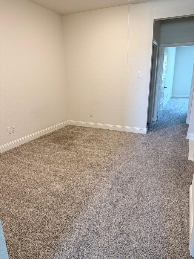 Building Photo - 4717 Piedras Lanzar Dr