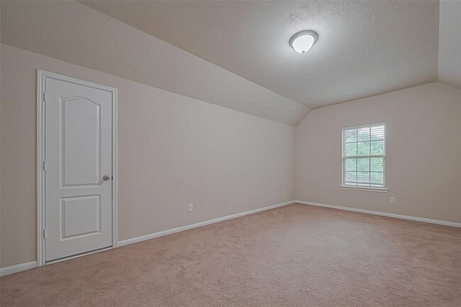 Building Photo - 26027 Chapman Falls Dr