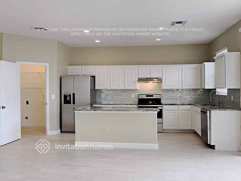 Building Photo - 13115 Canna Lily Dr