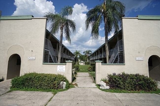Primary Photo - Sandanay Apartments