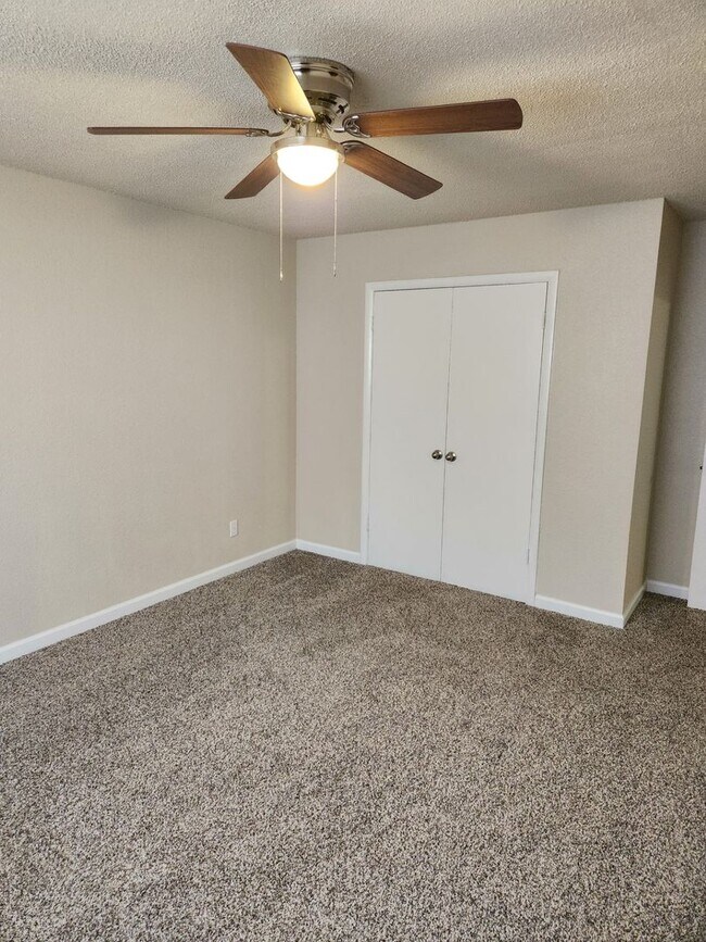 Building Photo - 19864 Gas Point Rd