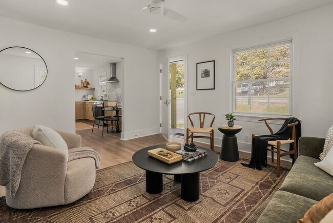 Building Photo - 1326 Ardee Ave