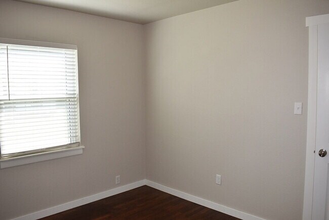 Building Photo - "Charming Newly Remodeled 3-Bedroom Home F...