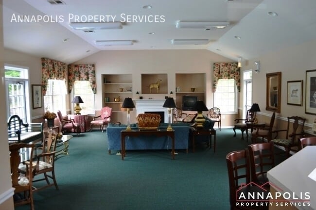 Building Photo - 546 Francis Nicholson Way