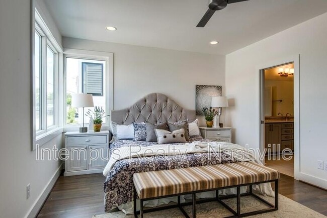 Building Photo - 958 9th Ave S