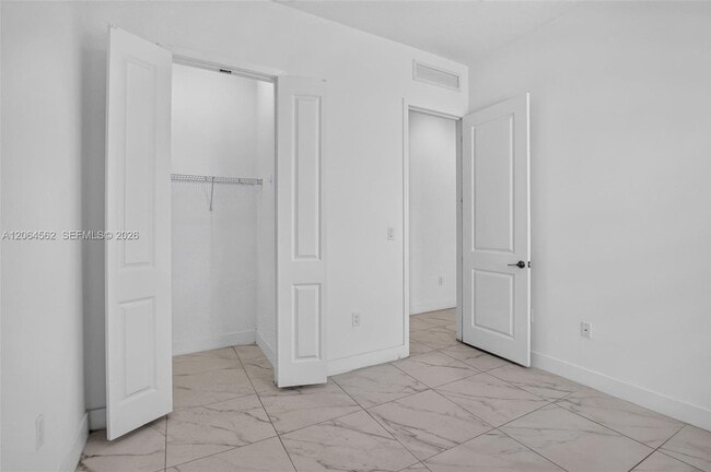 Building Photo - 4574 SW 173rd Ave