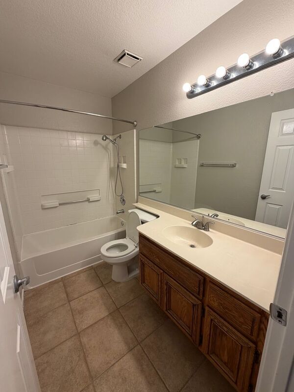 Building Photo - 30311 Silver Ridge Ct