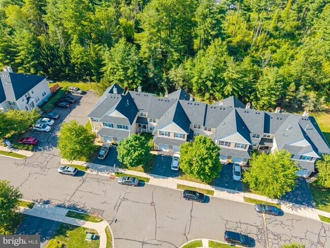 Building Photo - 12 Scarlet Oak Dr