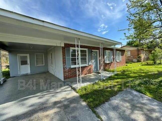 Primary Photo - 3033 O'Hara Dr N