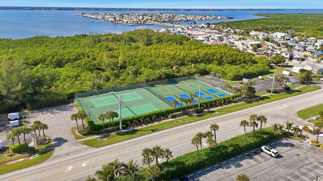 Building Photo - 9940 S Ocean Dr