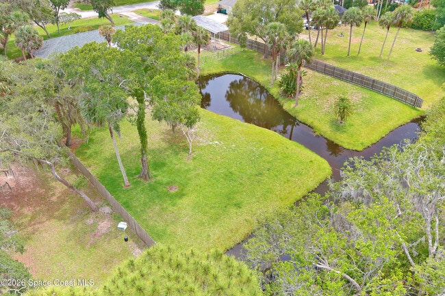 Building Photo - 670 Kings Way