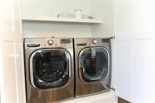 Building Photo - 1005 Robin Haven Dr