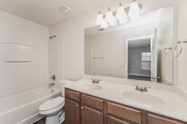 Building Photo - 507 Waterlemon Way