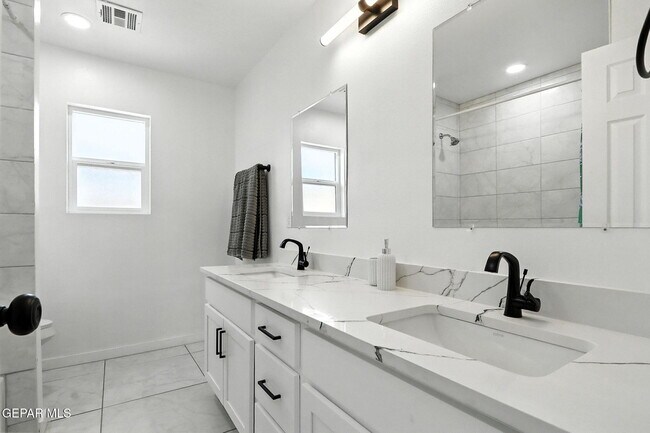 Building Photo - 408 San Blas Dr