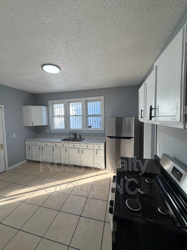 Primary Photo - 1328 Moore St