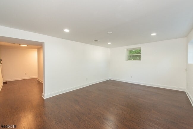 Building Photo - 39 Park Terrace N