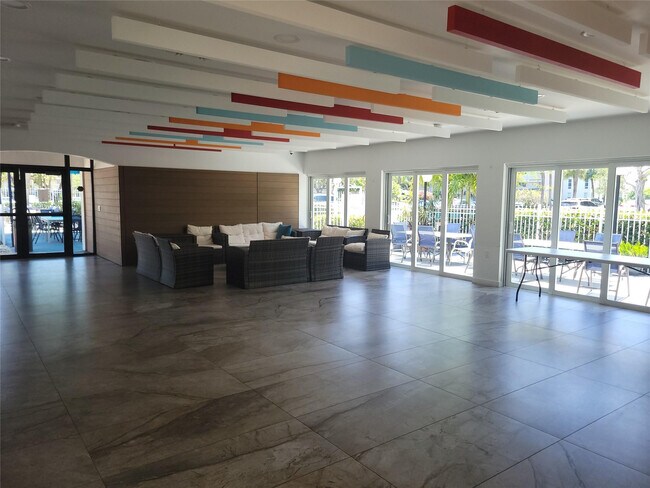 Building Photo - 2671 S Course Dr