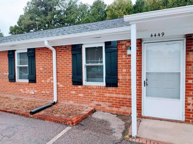 Building Photo - 4449 Layola Ave