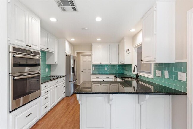 Building Photo - 205 Tellus St